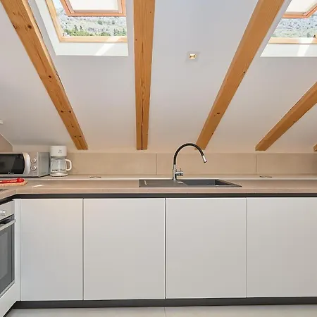 Hedera Estate, Hedera A32 * دوبروفينك