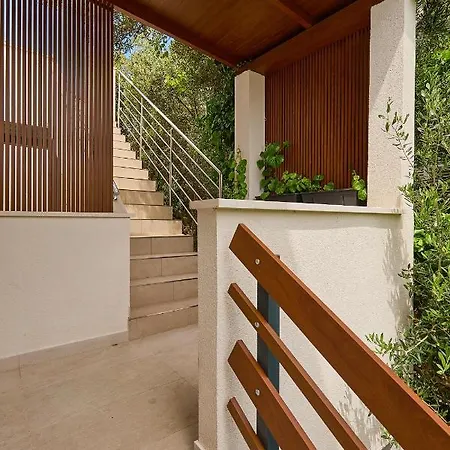 Hedera Estate, Hedera A32 *