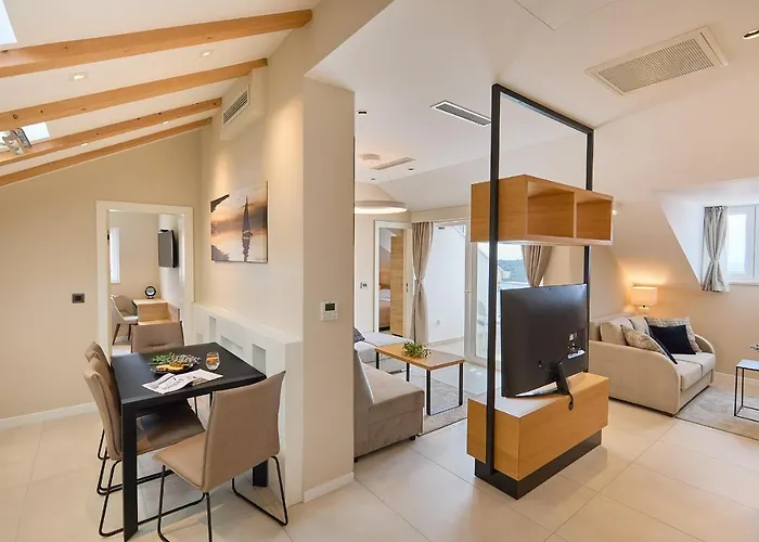 Hedera Estate, Hedera A32