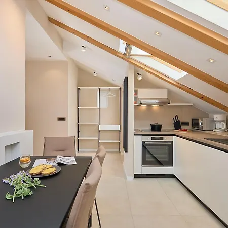 Hedera Estate, Hedera A32